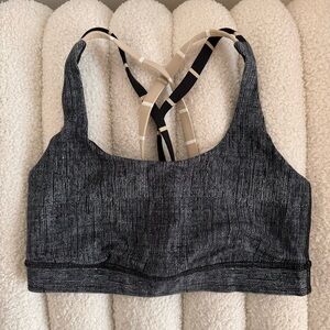 Lululemon sports bra size 4